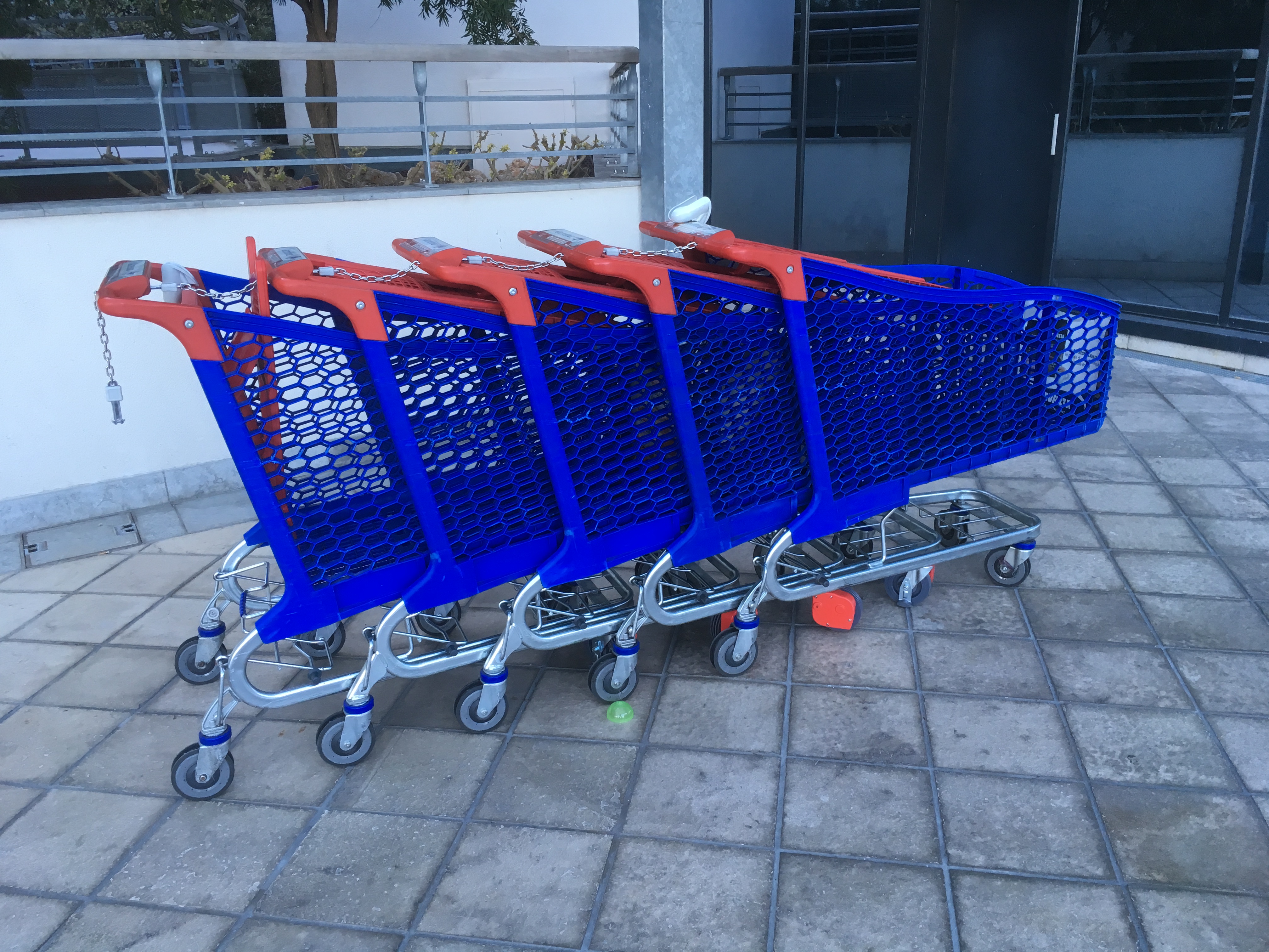 Carrefour : Haro sur les chariots !