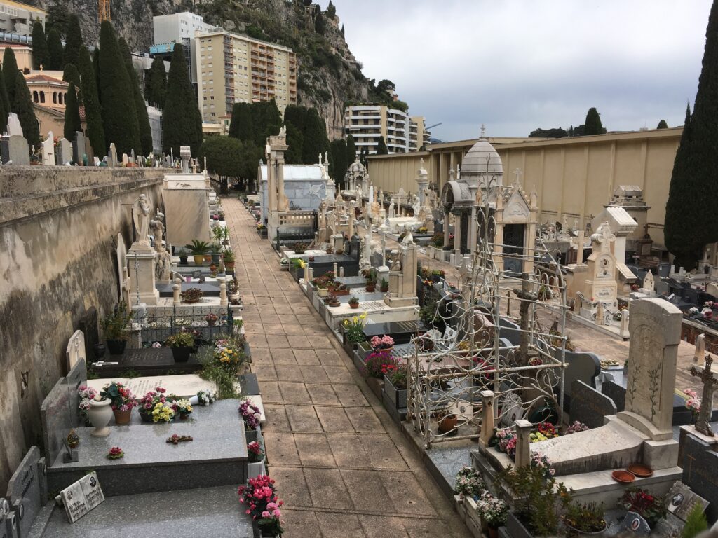 Cimetière de Monaco : les dessous de la future soirée d’Halloween enfin dévoilés !