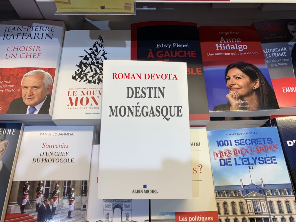 Un mystérieux livre sur la politique monégasque découvert à la Fnac excite les curiosités !