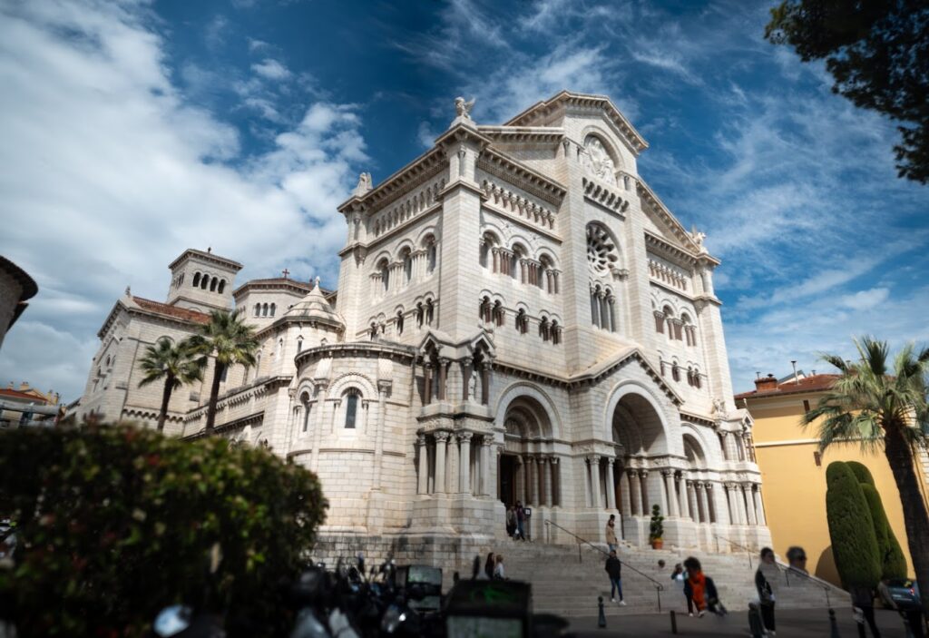 RELIGION – La visite du Pape pourrait déclencher une semaine fériée !